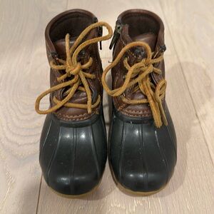 Sperry duck boots size 9